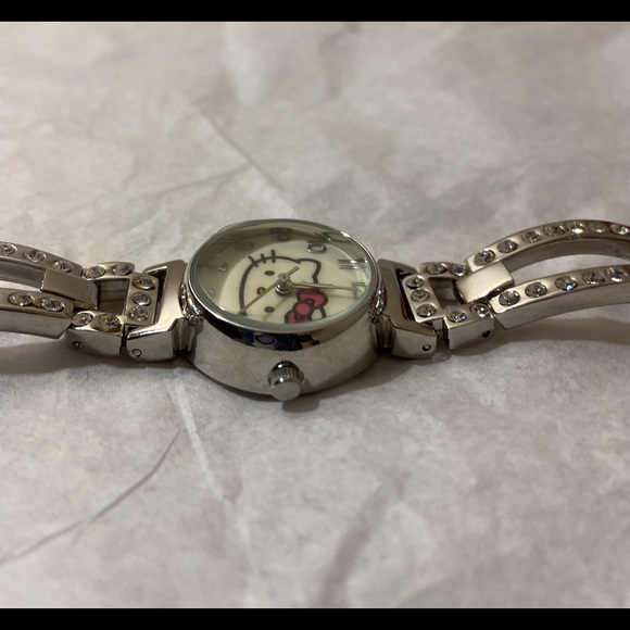RARE Vintage 90s Sanrio Hello Kitty Watch with crystals - Picture 8 of 8
